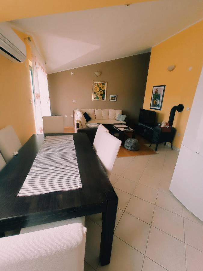Apartment Silvija Vinišće Kültér fotó
