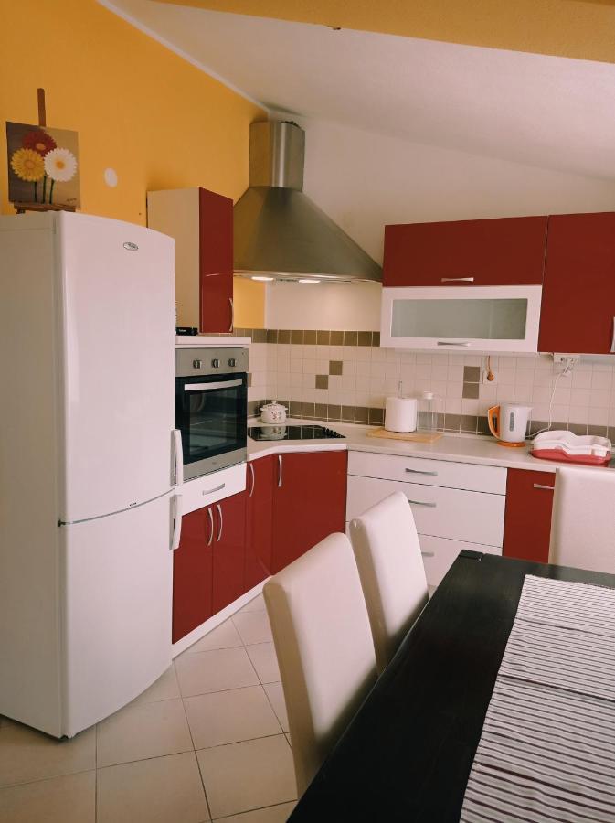 Apartment Silvija Vinišće Kültér fotó
