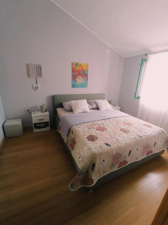 Apartment Silvija Vinišće Kültér fotó