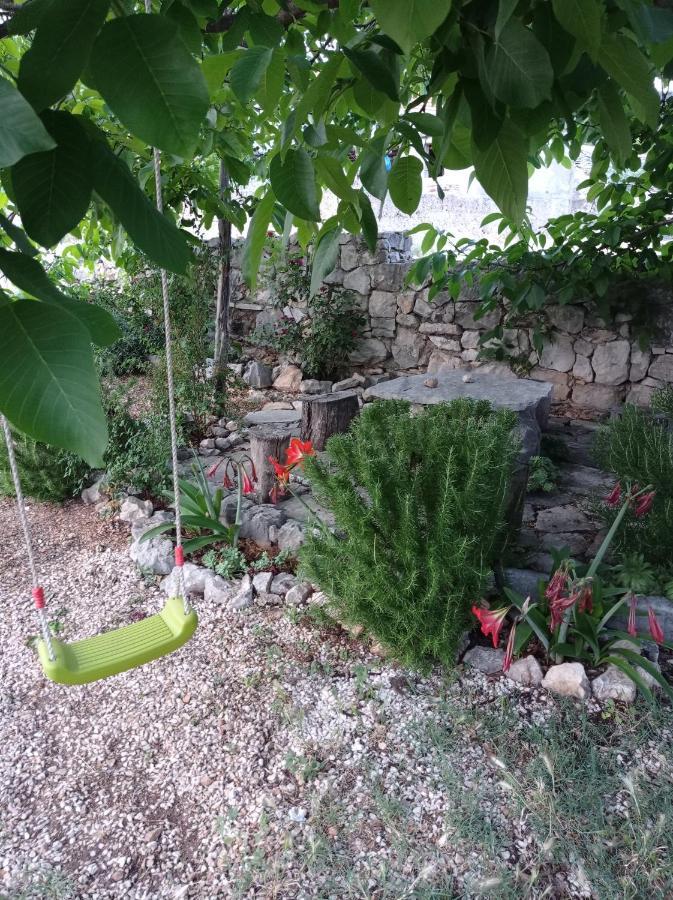 Apartment Silvija Vinišće Kültér fotó