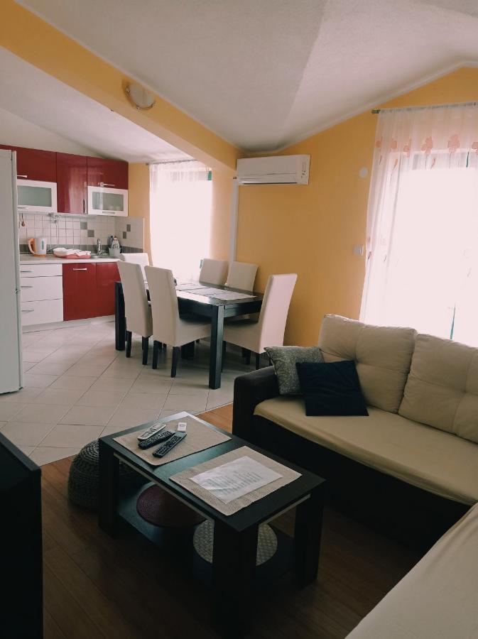 Apartment Silvija Vinišće Kültér fotó