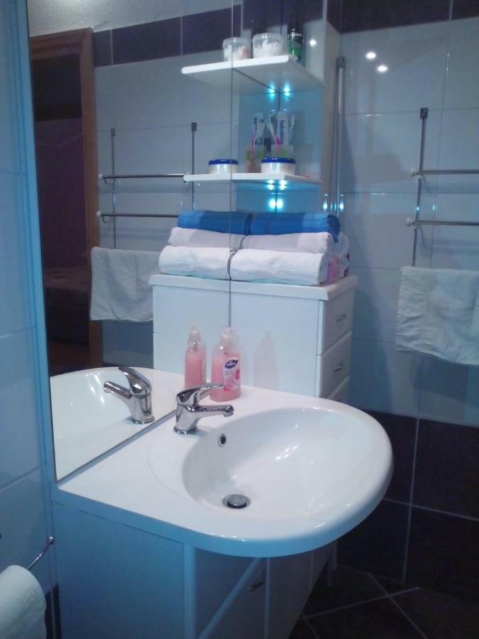 Apartment Silvija Vinišće Kültér fotó